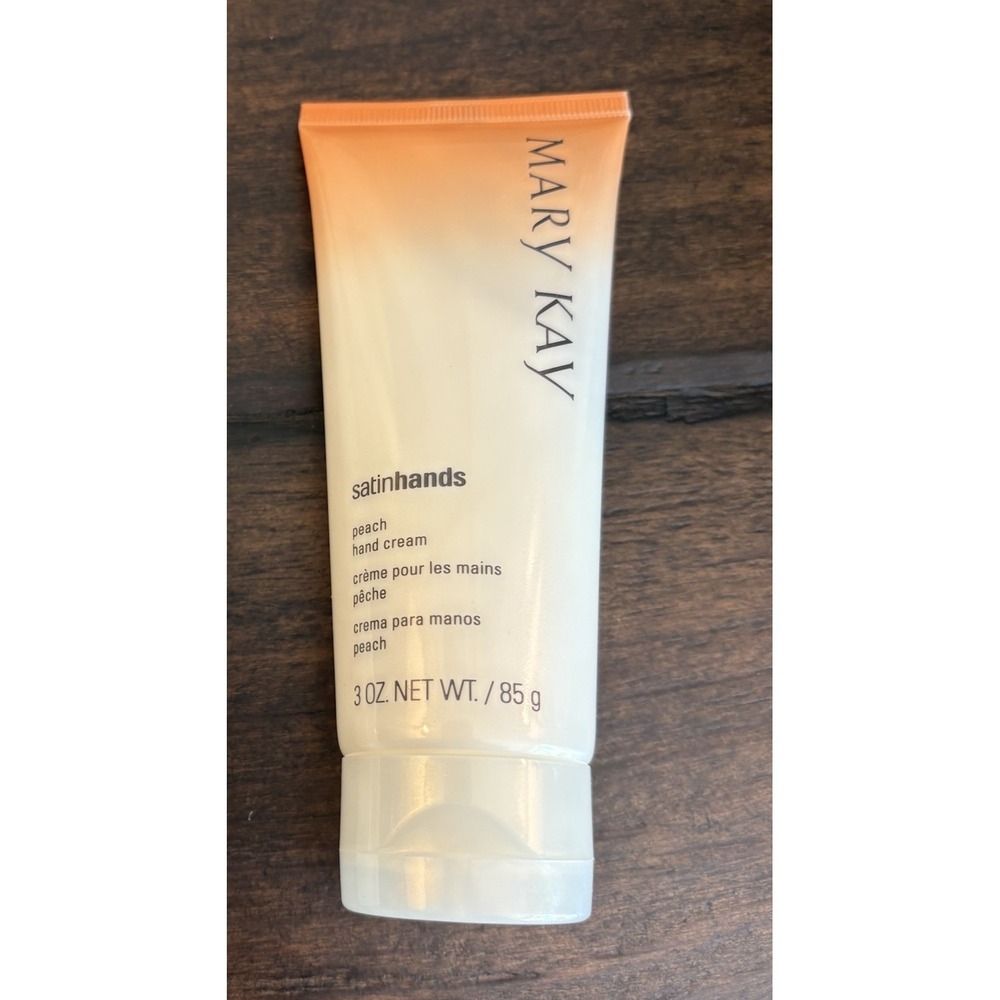 NEW Mary Kay Satin Hands Peach Hand Cream Full Size 3 oz RETIRED